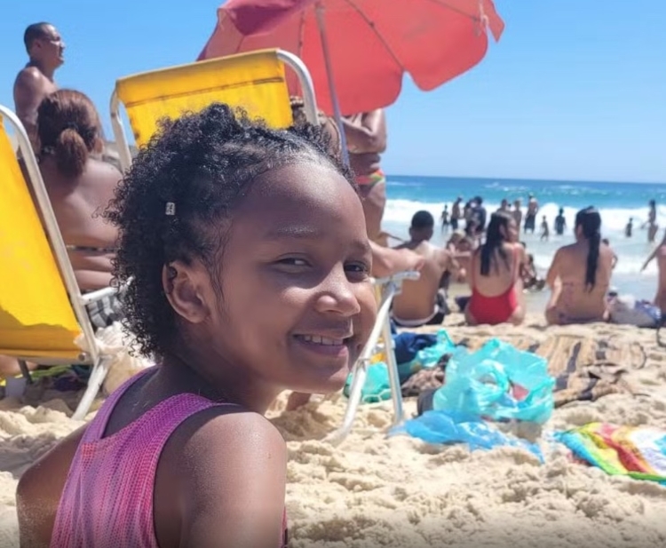 Menina de 11 anos é encontrada morta em lixeira após sumir a caminho de escola