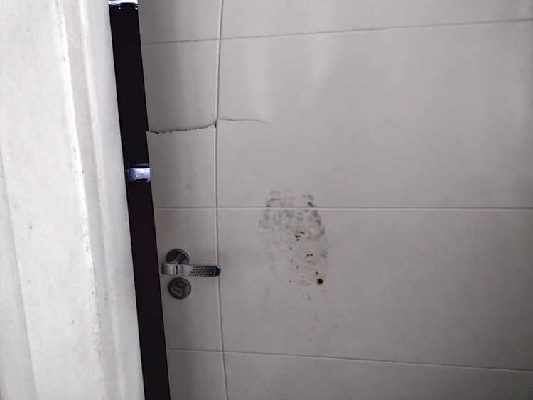 Marcas na casa de motorista de app morto em Manaus mostram violência da polícia