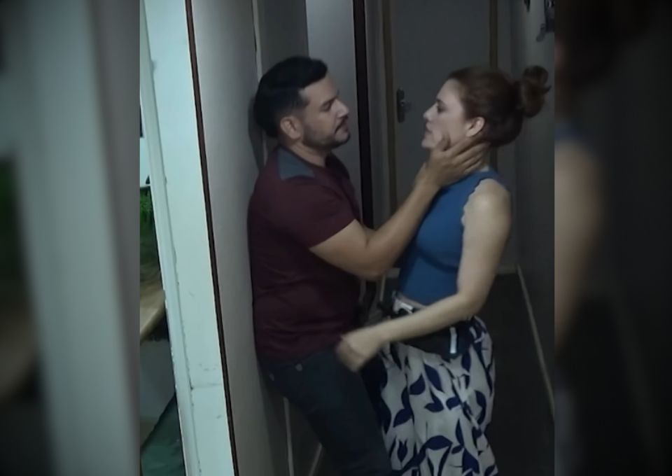 Kevelyn, tripulante, relembra momentos que estava conversando com Jo&atilde;o ao comentar sobre a suposto interesse dele. Reprodu&ccedil;&atilde;o: A Bordo 2025 - Acritica 