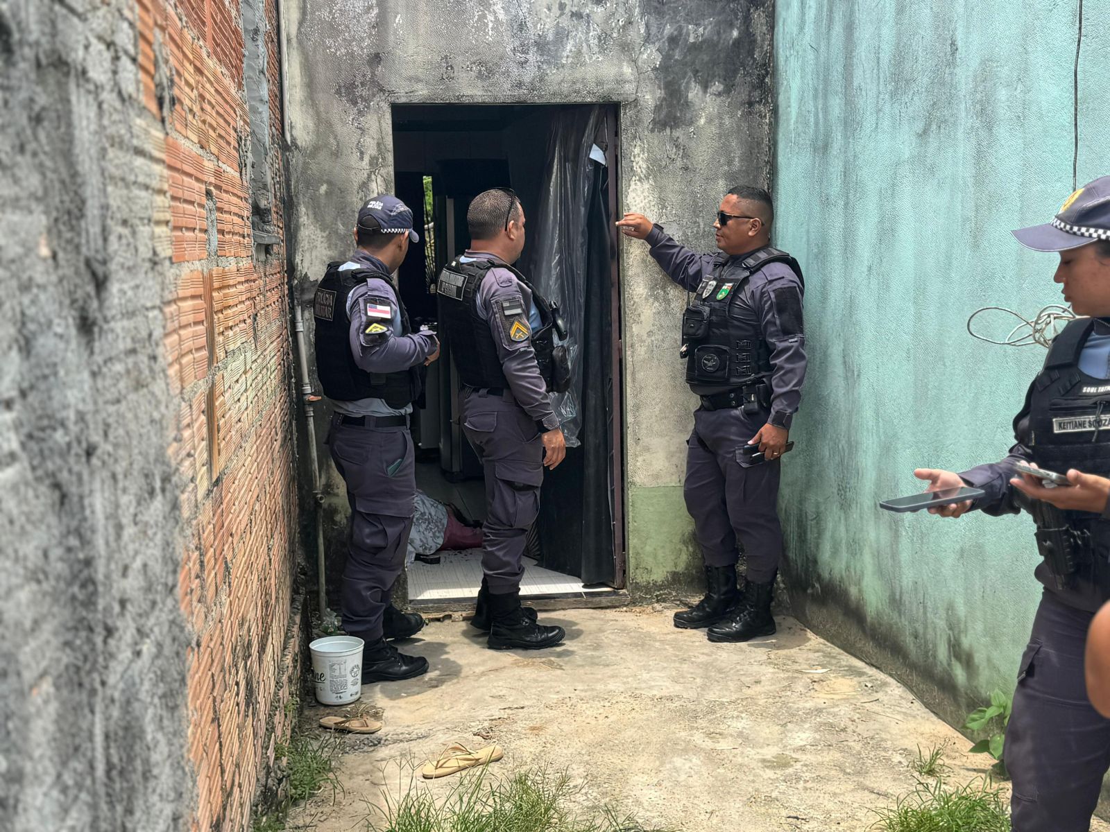 PM na cena do crime - Foto: Neto Silva/Portal do Holanda