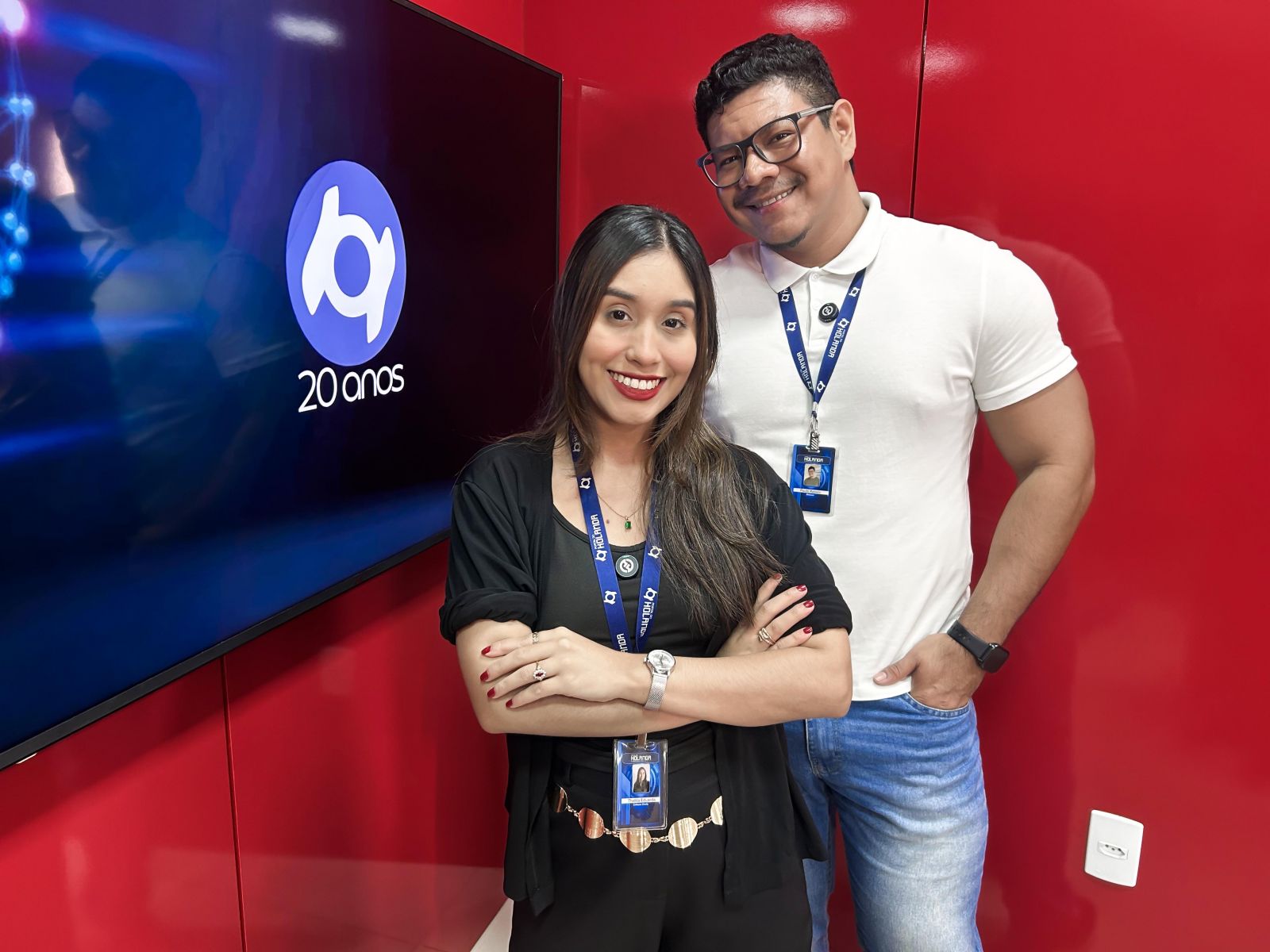 Apresentadores Thalita Eduarda e Paulo Rabelo nos est&uacute;dios do Portal do Holanda. Produ&ccedil;&atilde;o: Andr&eacute; Prot&aacute;zio e Paulo Rabelo.