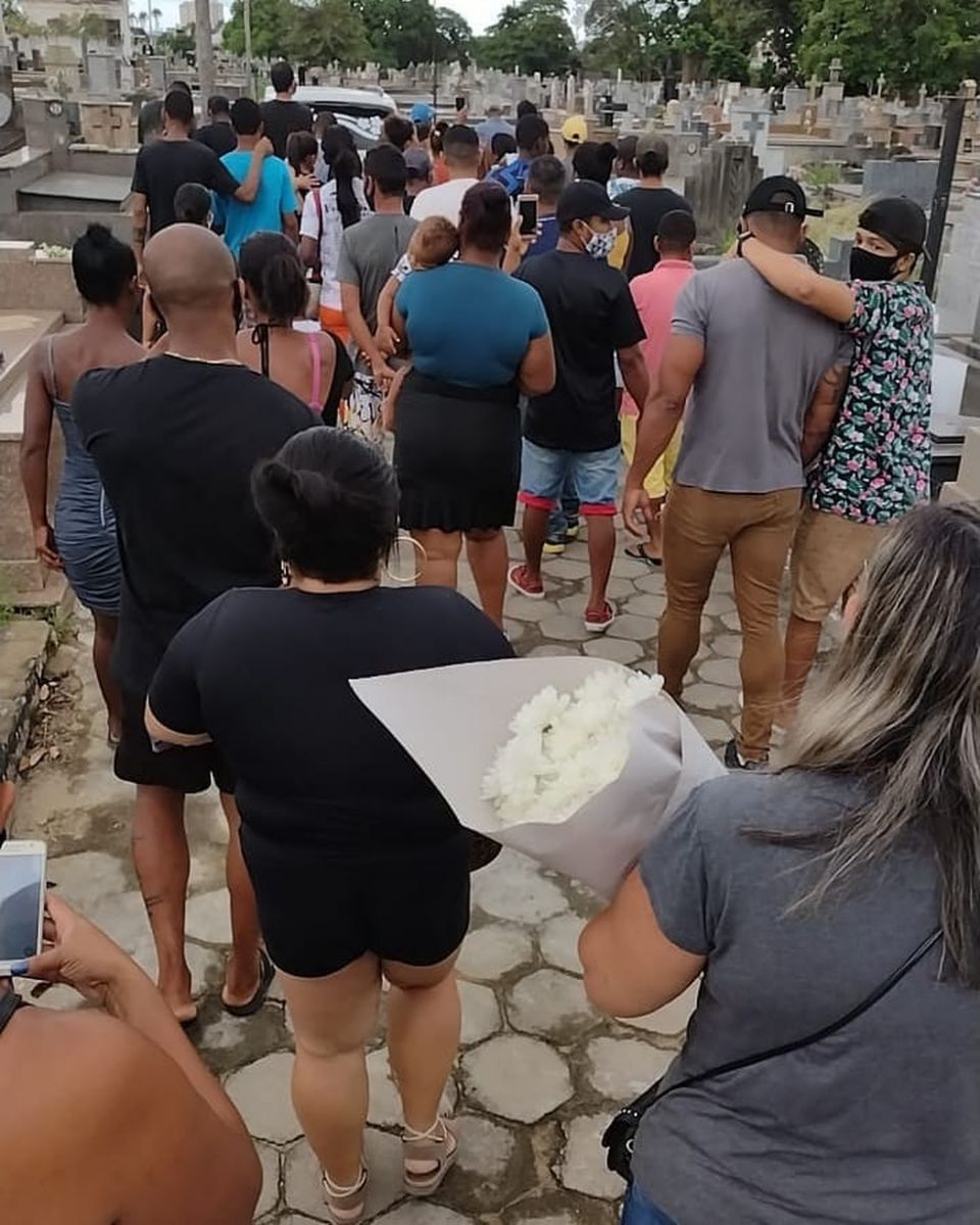 Amigos foram sepultados nesta segunda - Foto: Reprodu&ccedil;&atilde;o/Facebook Edmilson Parango Monteiro