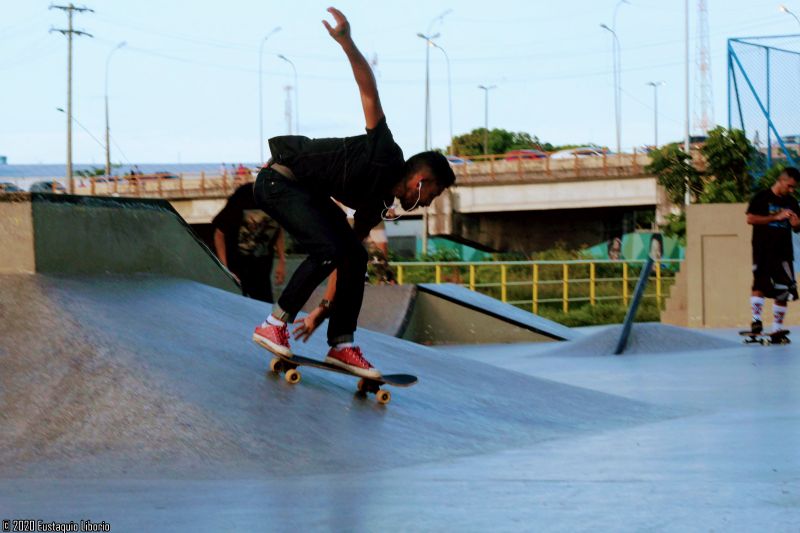 Pr&aacute;tica de skate ajuda na sa&uacute;de
