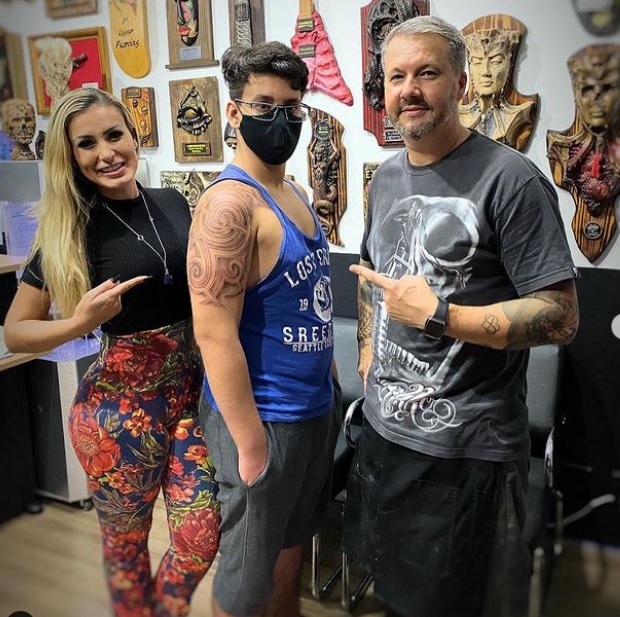 tatuagem_piercing_andressa_urach_filho.jpg