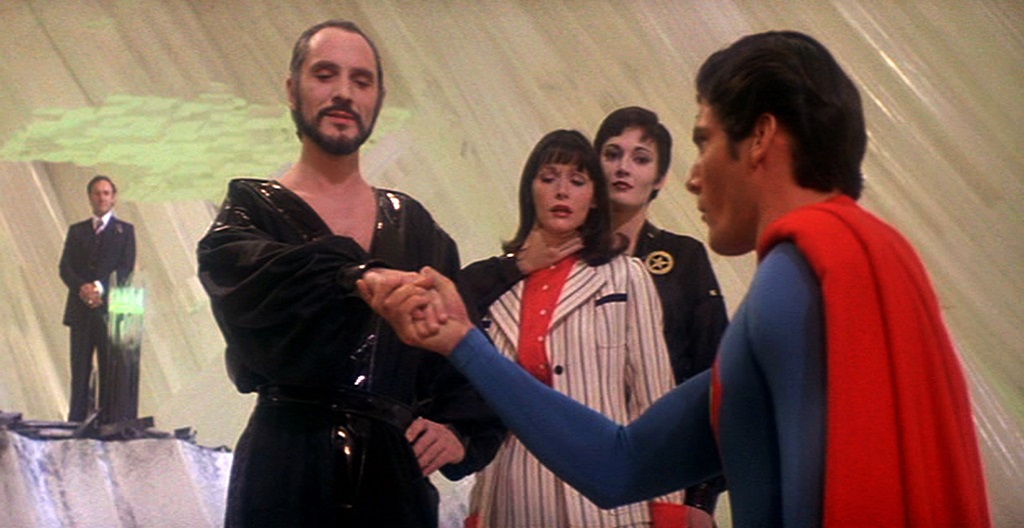 Terence como o vil&atilde;o General Zod em Superman (1978)