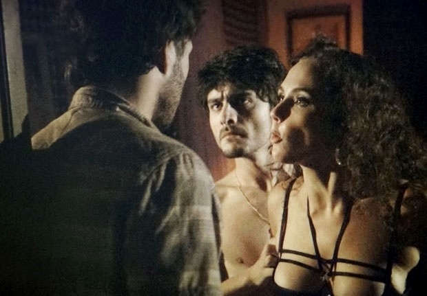 virgilio_laerte_pega_prostituta_em_familia.jpg