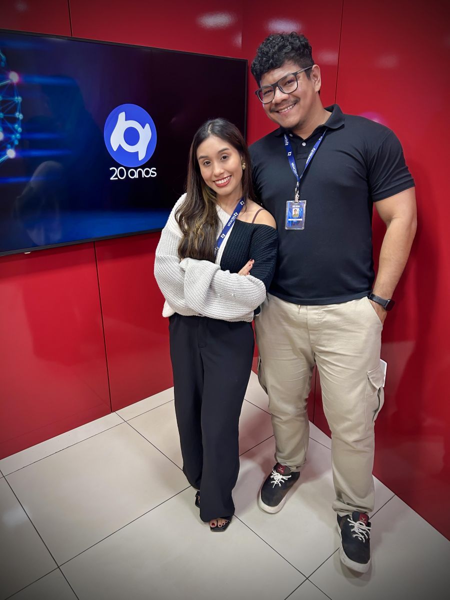 Thalita Eduarda e Paulo Rabelo apresentam direto dos est&uacute;dios do Portal do Holanda.