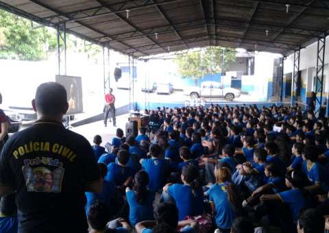 Buscando alternativas para combater criminalidade no Estado