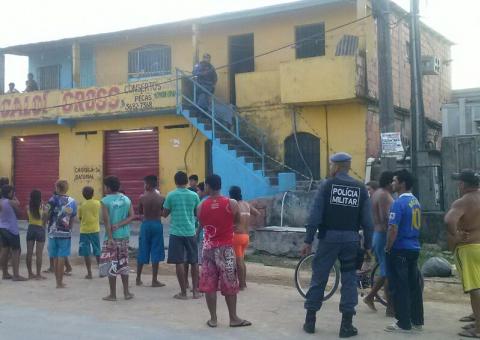 Ofereceu água e foi morto na porta de casa