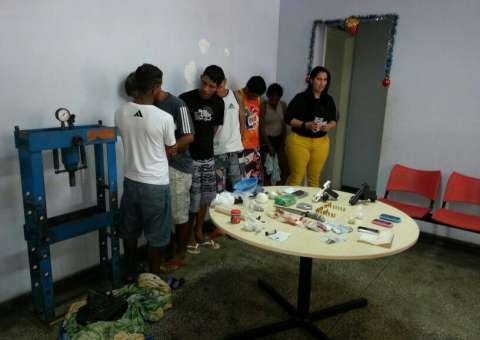  Força-Tarefa da SSP-AM prende quadrilha com drogas e armas