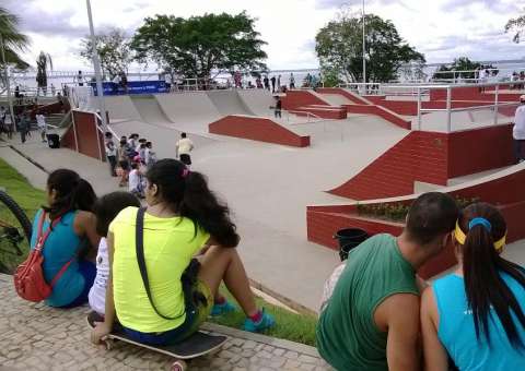 Complexo Ponta Negra fervilha durante primeiras horas da reabertura