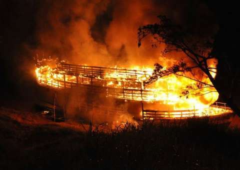 Prédios, carros e barcos da Funai incendiados. Reféns teriam sido executados por índios na Br 230
