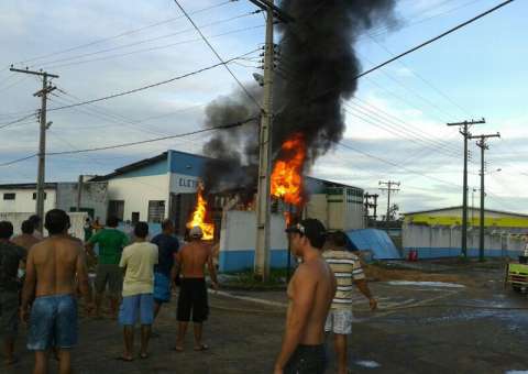Grupo gerador explode e deixa cidade sem energia no Amazonas