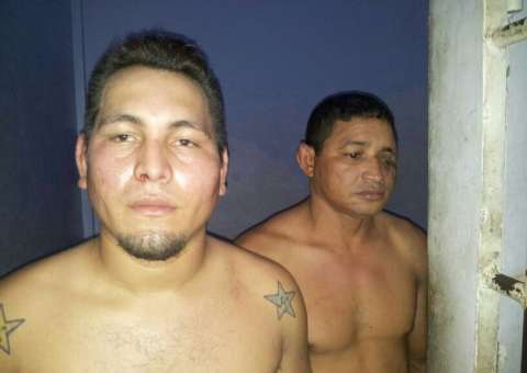  Mãe de traficantes oferece dinheiro para  policiais liberarem filhos e é presa