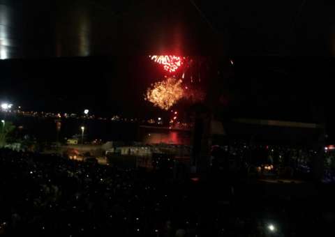 Milhares de pessoas  comemoraram passagem do ano na Ponta Negra e em igrejas de Manaus