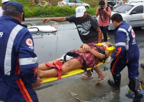 Acidente envolve 14 veículos na Torquato Tapajós