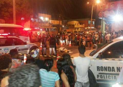 Homem acusado de assaltar policial  morre com tiro no peito