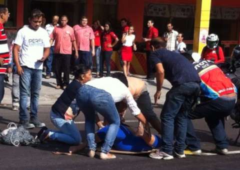 Novo acidente com moto faz vítimas em Manaus