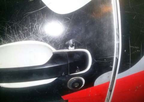 Viatura do Choque é alvejada por tiros na Constantino Nery, em Manaus