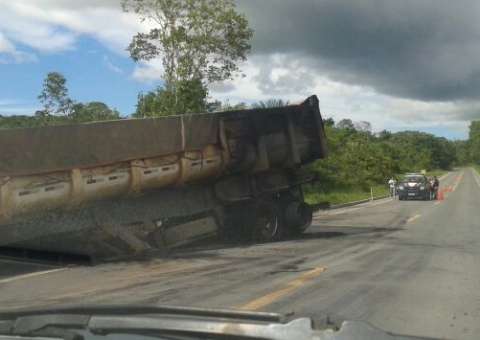 Motorista fica ferido em explosão na BR 174