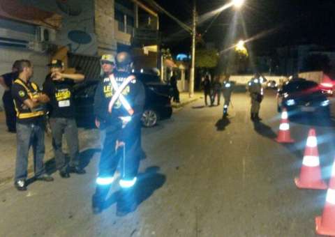 Fiscalização do Detran-AM flagra 12 motoristas dirigindo embriagados e acidente no fim de semana