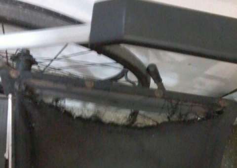 Fundação CECON recebe pacientes em cadeiras rasgadas