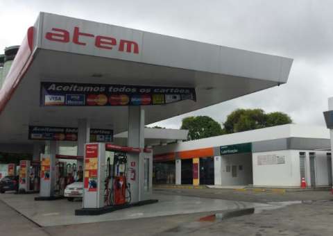 MANAUS: Mulher aborta em posto de gasolina e foge