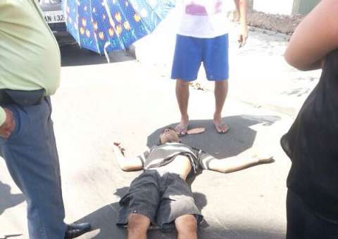 Jovem resolve contar dinheiro na rua e quase morre em assalto