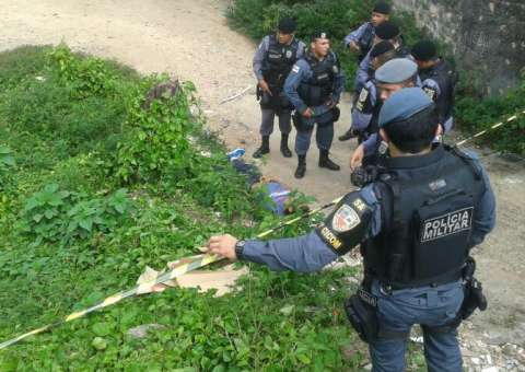 Suposto assaltante leva 4 tiros em tentativa de roubo no Bradesco