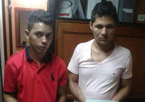 Polícia Civil prende dupla e apreende 2 kg de drogas dentro de ônibus