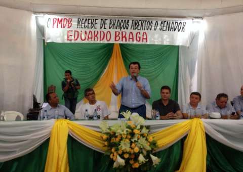 Eduardo Braga continua caravana pelo interior e faz convenção em Itacoatiara