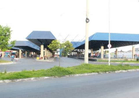 Rodoviários  param e 500 mil pessoas ficam sem transporte coletivo  em Manaus