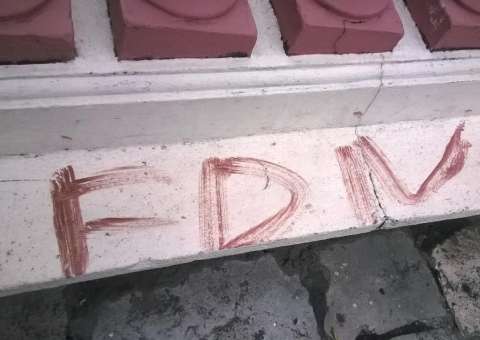 Teatro Amazonas é pichado 