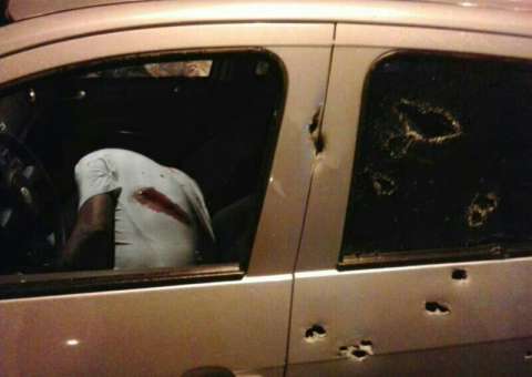 Pistoleiros  matam motorista com 30 tiros