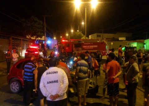 Motorista bebe, atinge microonibus e quase deixa mortos no Zumbi