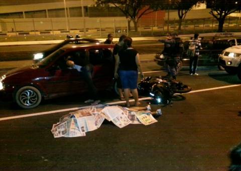 Motoqueiro desequilibra no Coroado e morre na roda de um ônibus 