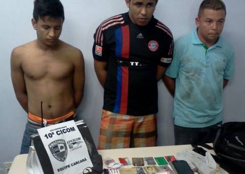 Policia prende homem que corria com bolsa de mulher no Alvorada