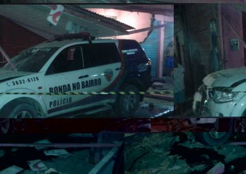 Viatura atinge bandidos, mas acaba  batendo na Zona Leste