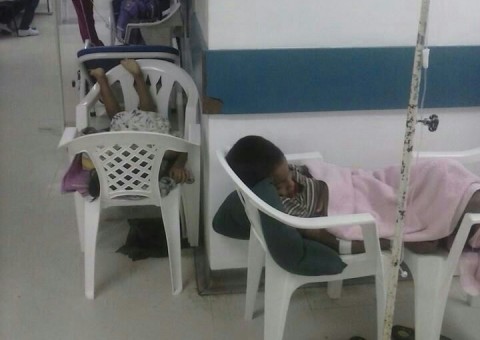 Hospital Santo Antônio em Roraima mantém crianças no corredor