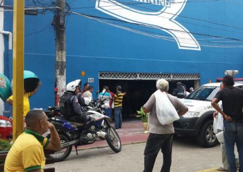 Bomba explode e causa revolta no Centro de Manaus