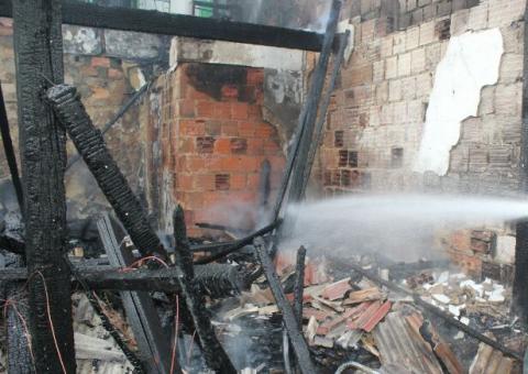 Vídeo mostra o desespero dos moradores em incêndio no Aparecida