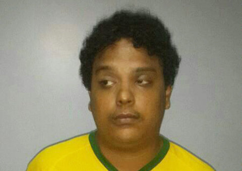 Procurado pela polícia é encontrado na hora que comemorava vitória do Brasil