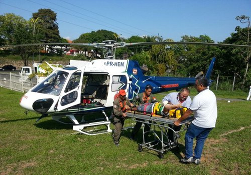 Motorista fica preso nas ferragens em acidente na BR-174