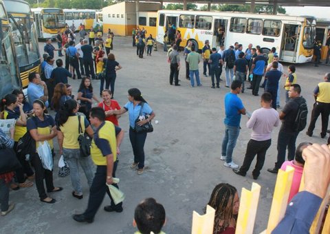Empresa para e deixa 350 mil pessoas sem ônibus na Zona Leste de Manaus
