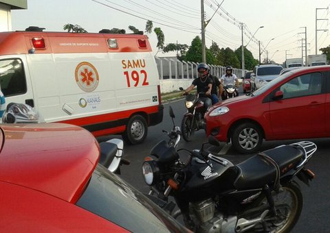 Acidente na Autaz Mirim deixa o trânsito complicado