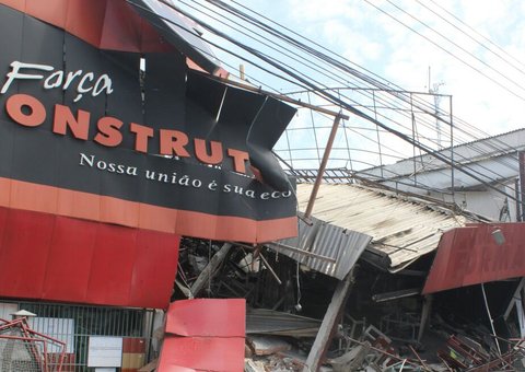 Após incêndio, Força Construtiva desaba  