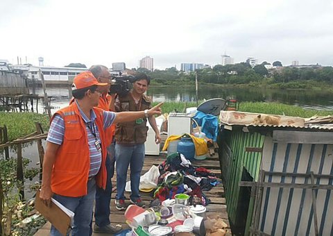 Famílias desabrigadas são cadastradas em programas sociais 