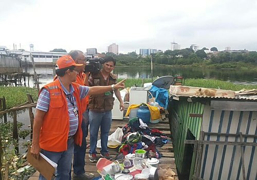 Famílias desabrigadas são cadastradas em programas sociais 