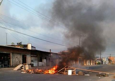 Parte de Manaus sofre novo apagão e população protesta