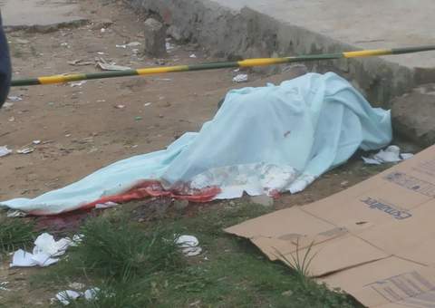 Assassinato próximo à escola de samba Alvorada